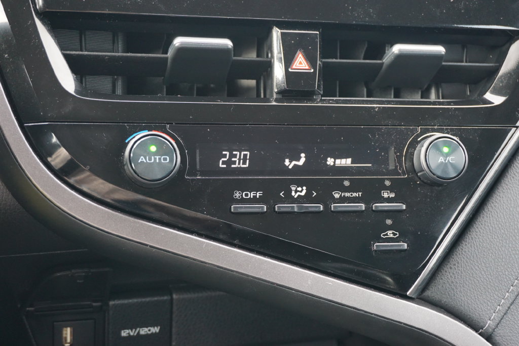 Used 2024 Toyota Camry SE FWD image 19