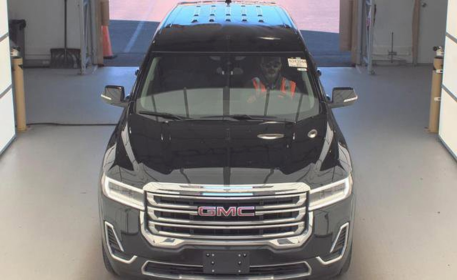 Used 2023 GMC Acadia SLE FWD image 4