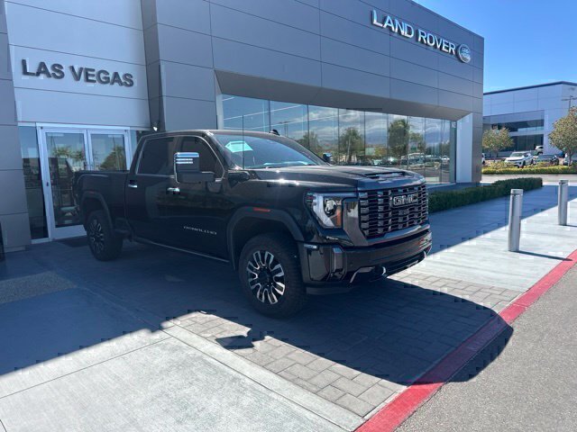 Used 2024 GMC Sierra 2500 Denali Ultimate AWD/4WD image 3