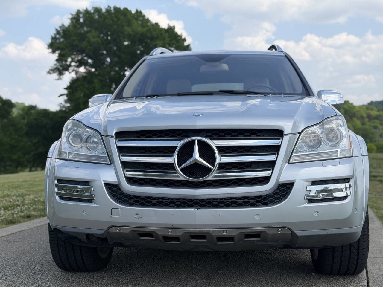 Used 2010 Mercedes-Benz GL 550 4MATIC image 3