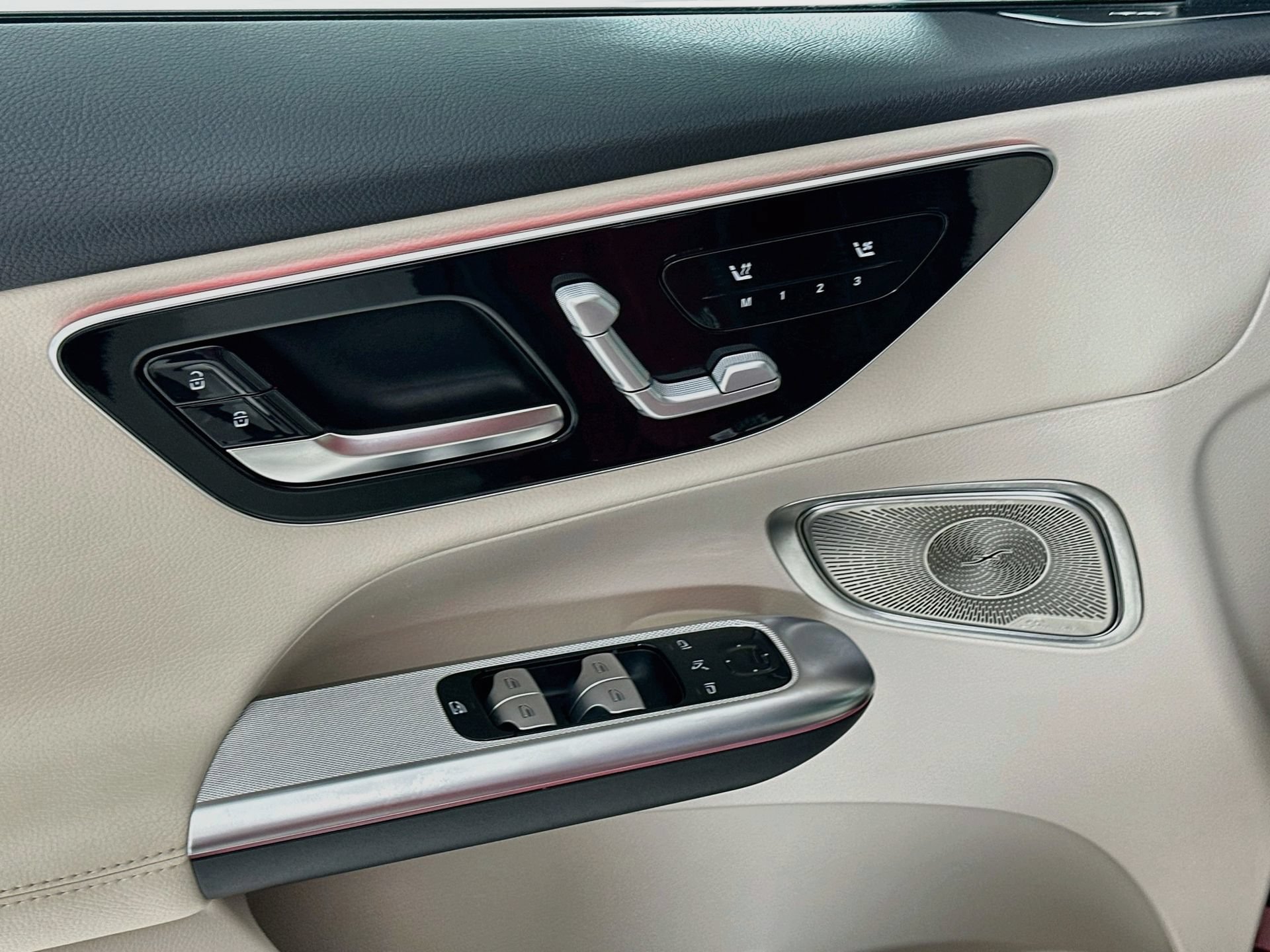 Certified 2026 Mercedes-Benz GLC 300 image 19
