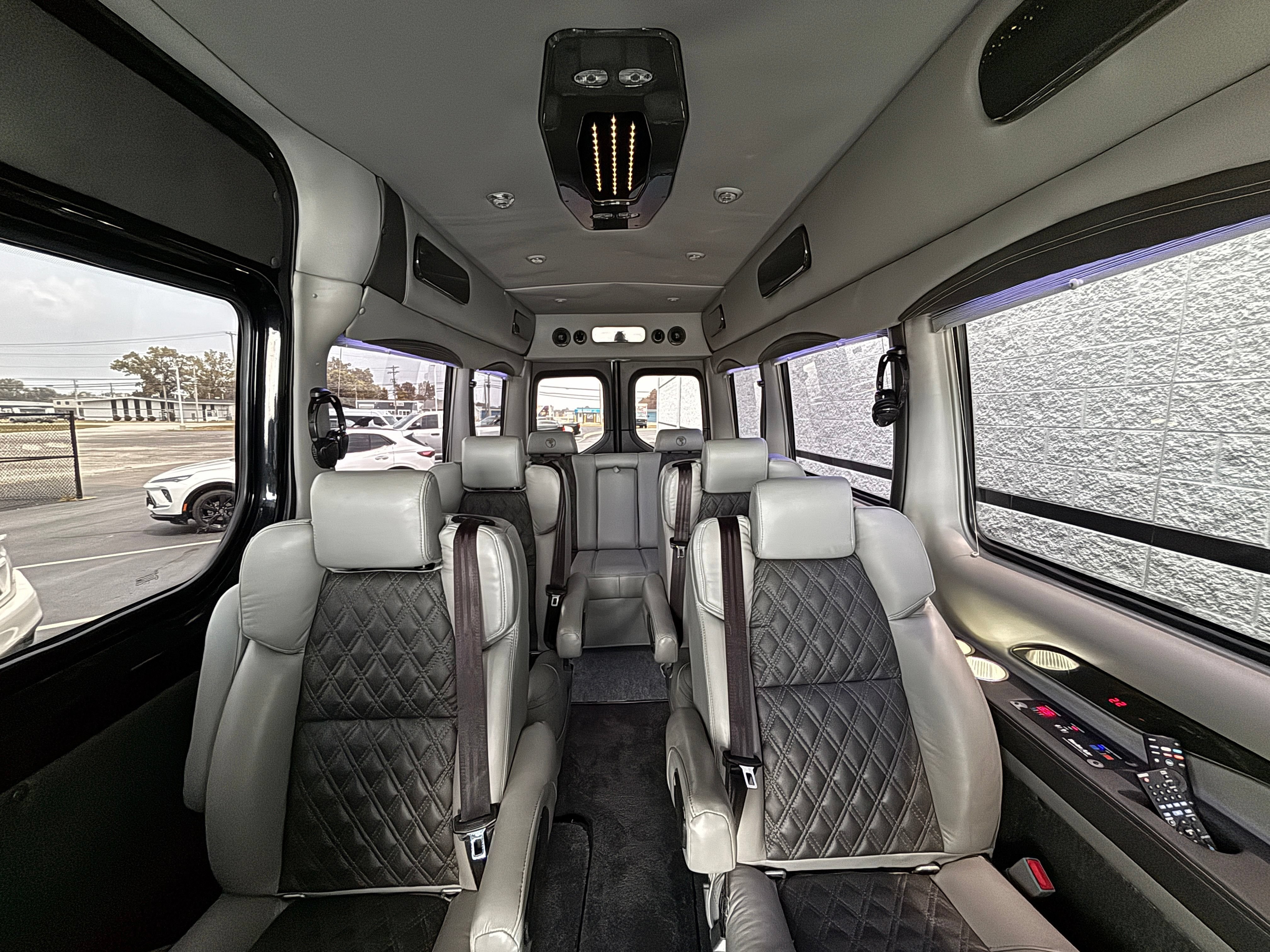 Used 2023 Mercedes-Benz Sprinter 2500 image 4