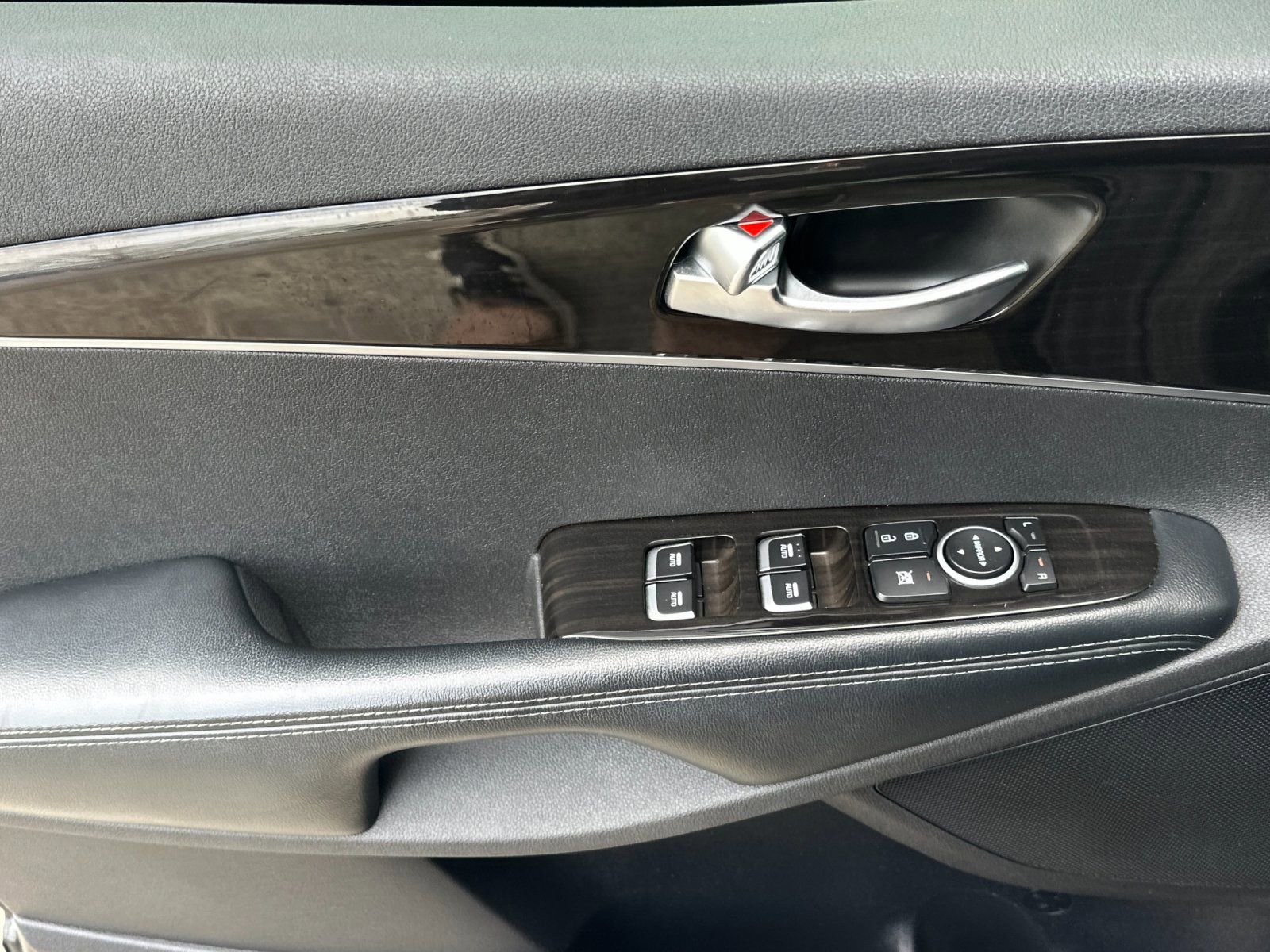 Used 2019 Kia Sorento EX image 10