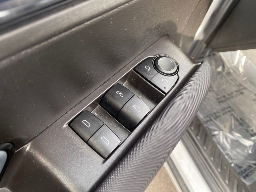 Used 2025 Chevrolet Colorado Z71 w/ Z71 Convenience Package 2 AWD/4WD image 11