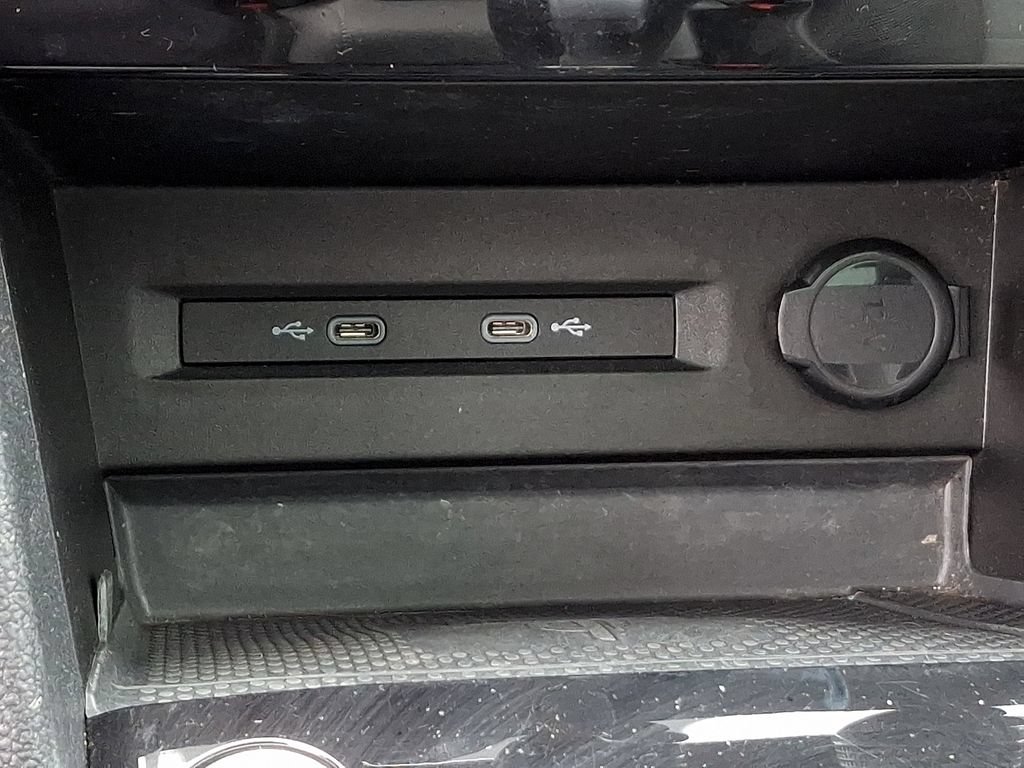 Certified 2023 Volkswagen Taos SE w/ Panoramic Sunroof Package AWD/4WD image 26