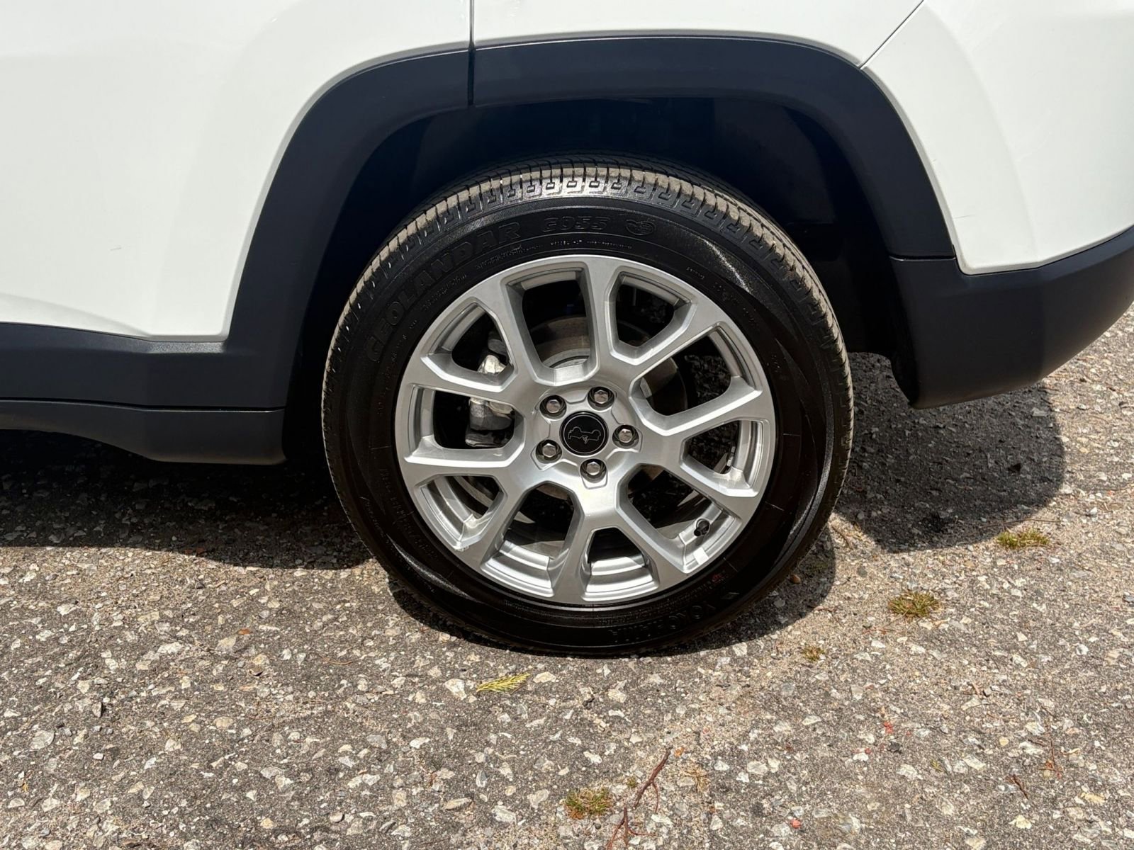 Used 2025 Jeep Compass Limited image 28