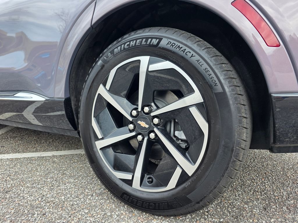 Certified 2025 Chevrolet Equinox EV LT image 32