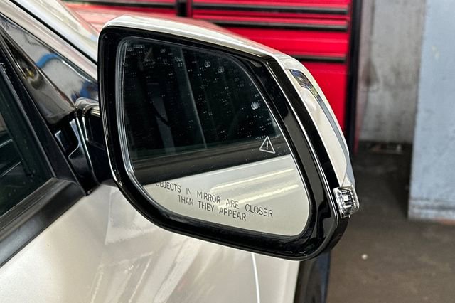 Used 2024 Kia Niro EX Touring FWD image 8
