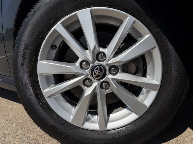 Used 2025 Toyota Camry LE FWD image 9
