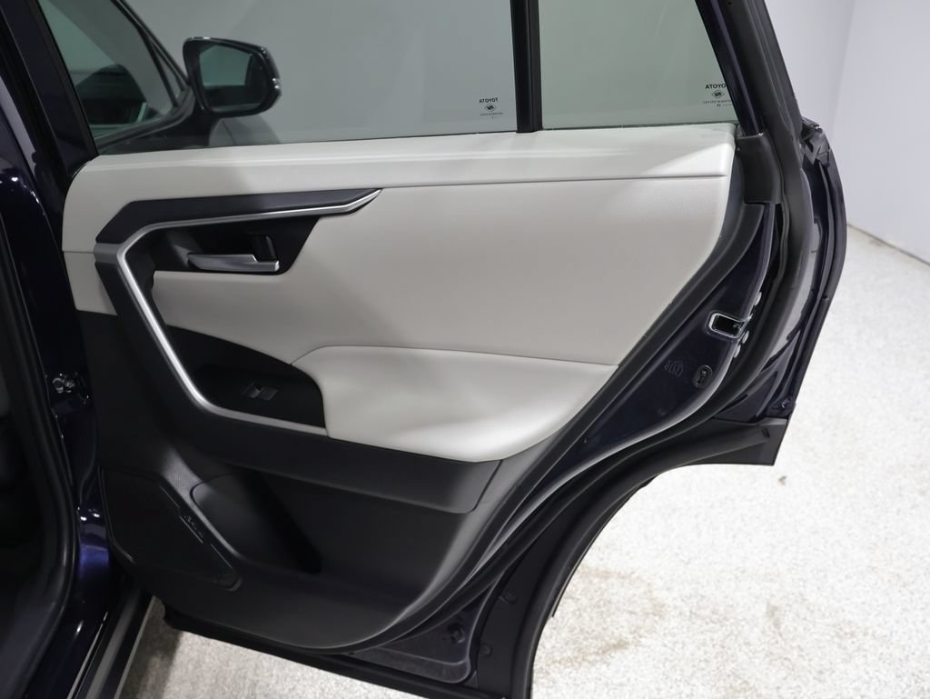 Used 2025 Toyota RAV4 XLE AWD/4WD image 21