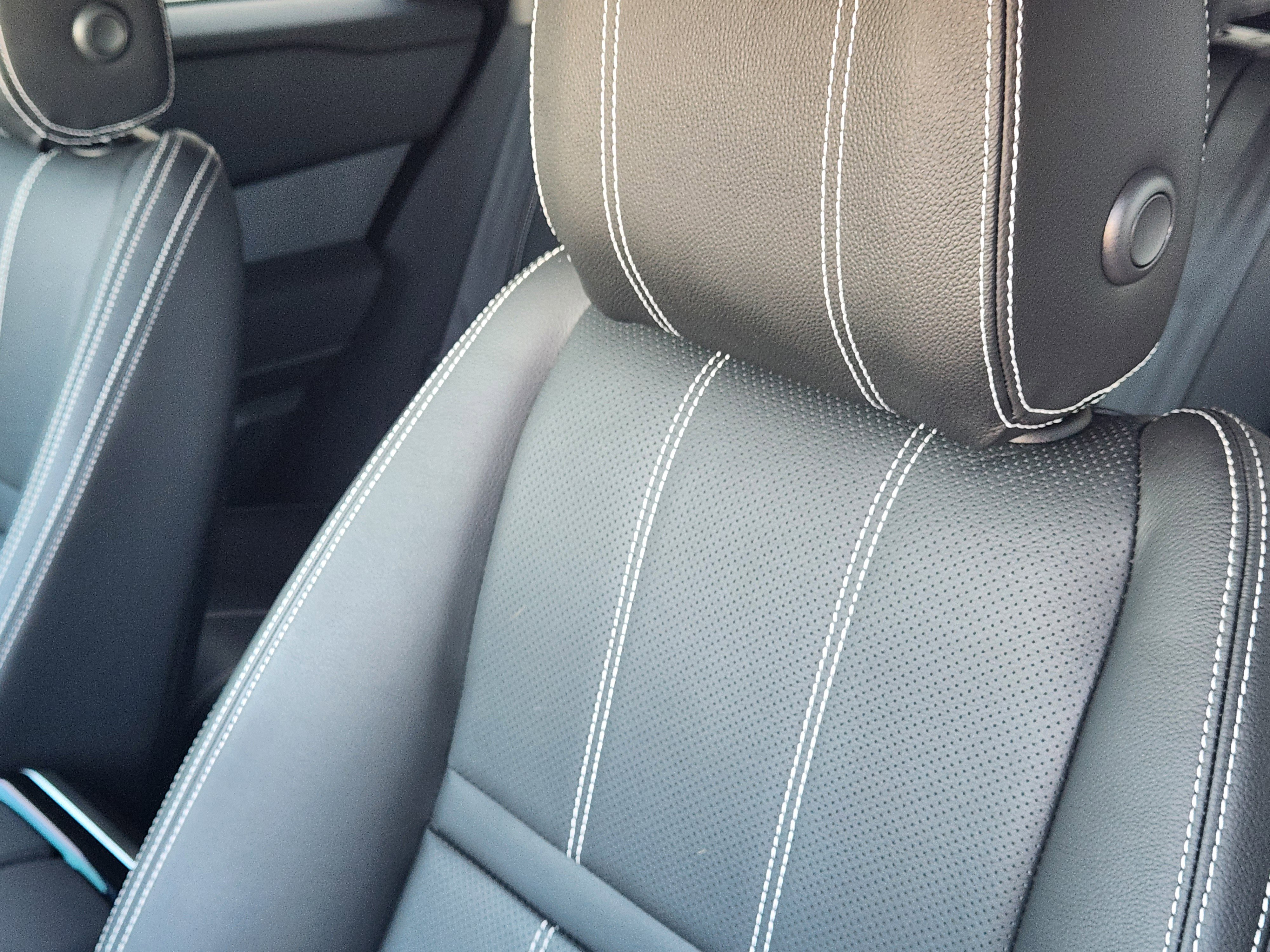 Certified 2022 Land Rover Range Rover Velar R-Dynamic S image 15