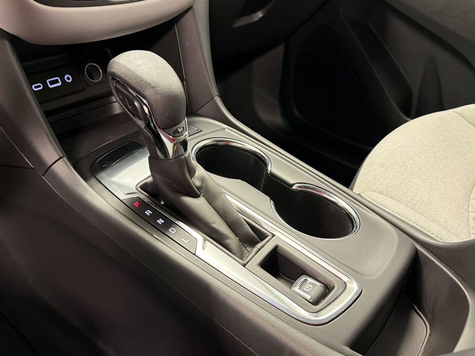 Used 2022 Chevrolet Equinox LT FWD image 18