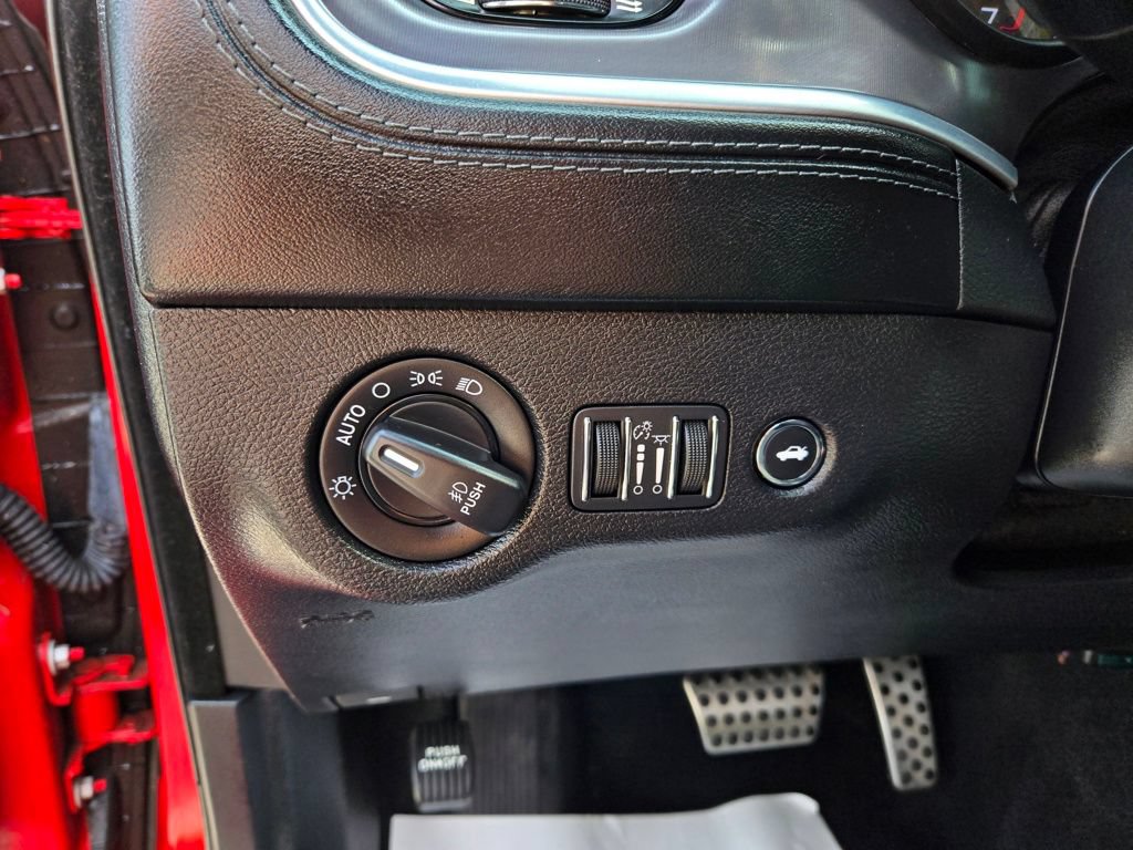 Used 2019 Dodge Charger R/T w/ Plus Group RWD image 15