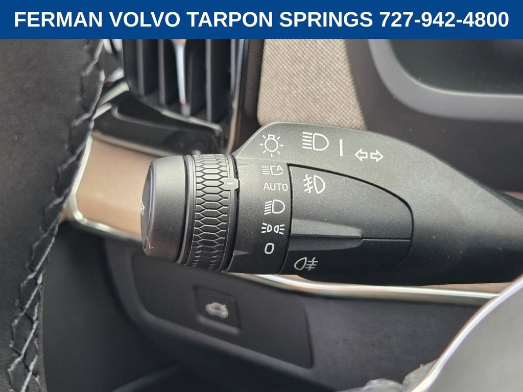 New 2026 Volvo XC90 B6 Plus w/ Protection Package Premier image 32