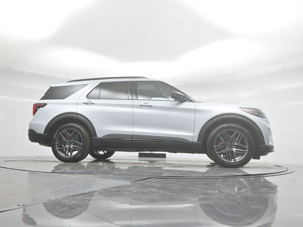 New 2026 Ford Explorer ST w/ Sun And Sound Package AWD/4WD image 3