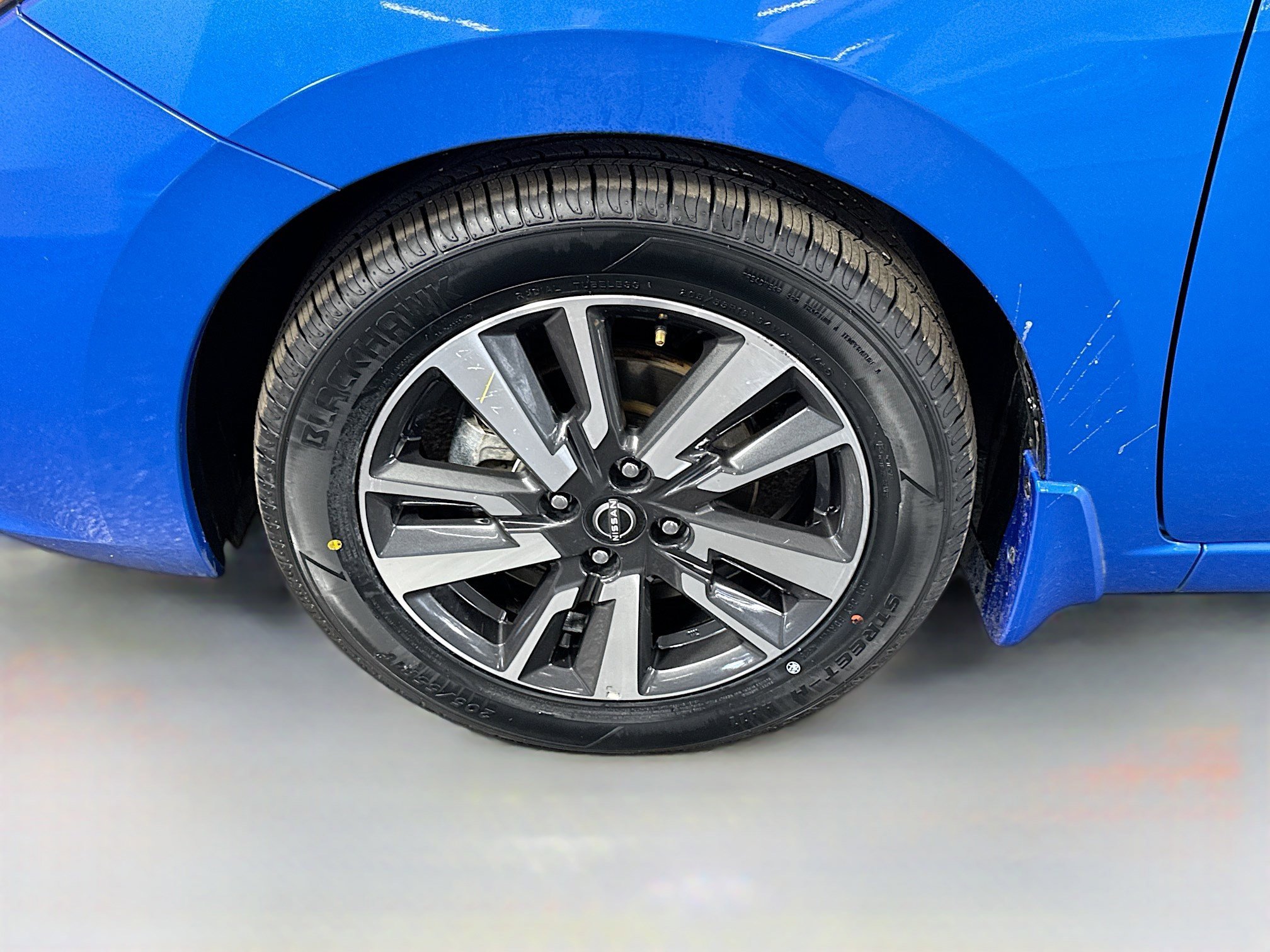 Used 2024 Nissan Versa SV w/ Trunk Package image 38