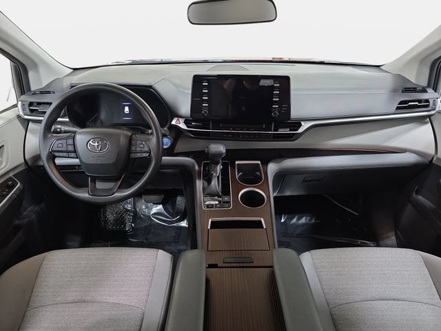 Certified 2023 Toyota Sienna LE FWD image 9