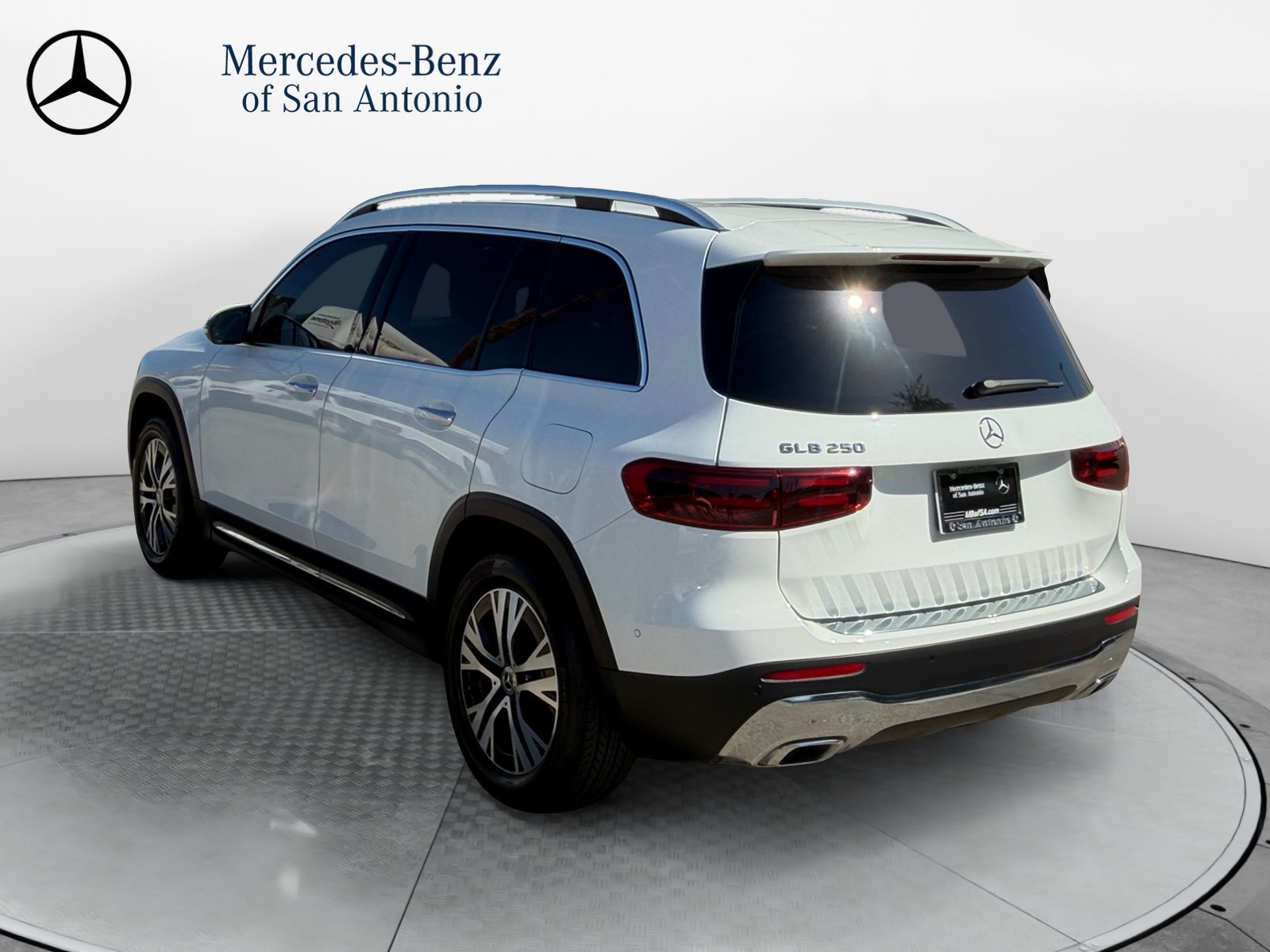 Certified 2025 Mercedes-Benz GLB 250 image 5