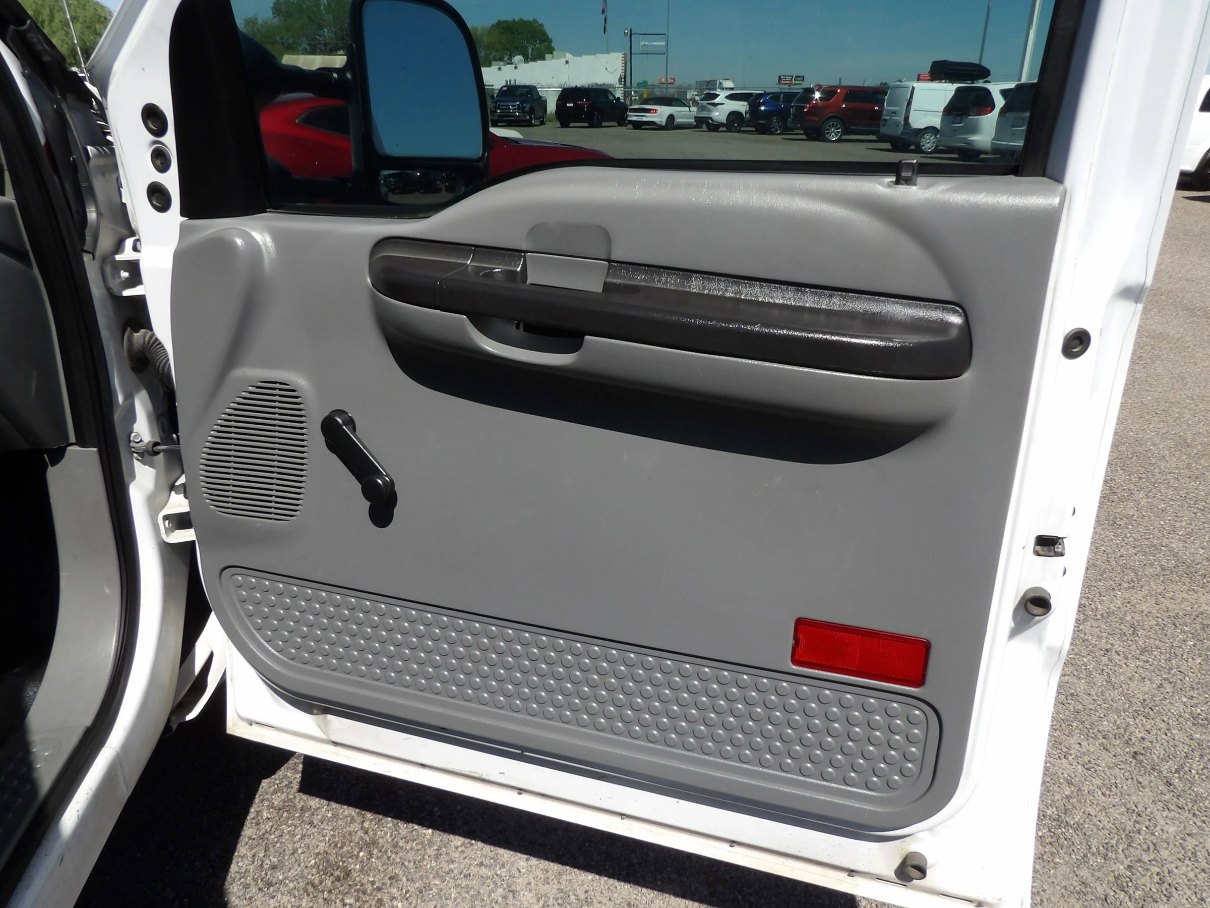 Used 2005 Ford F350 XL image 11