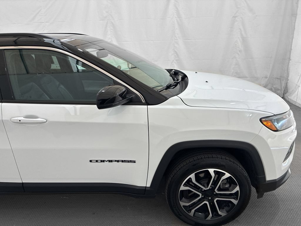 Used 2023 Jeep Compass Limited w/ Sun and Sound Group AWD/4WD image 9