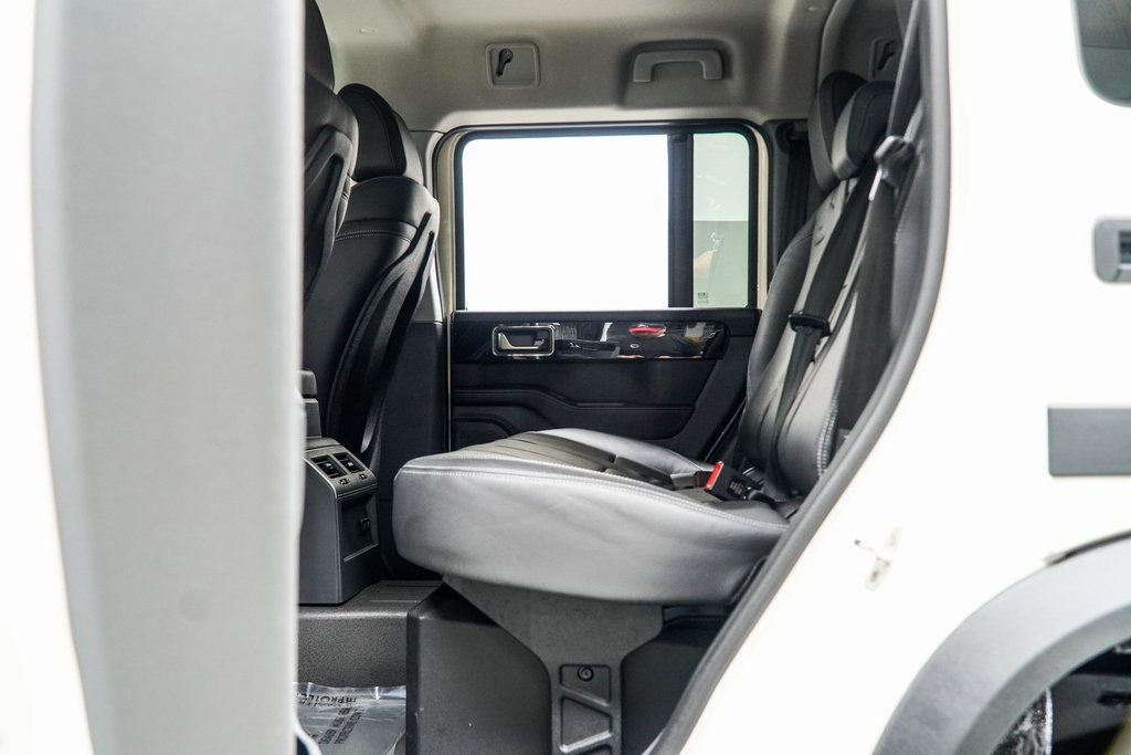 Used 2024 INEOS Grenadier Fieldmaster Edition image 44