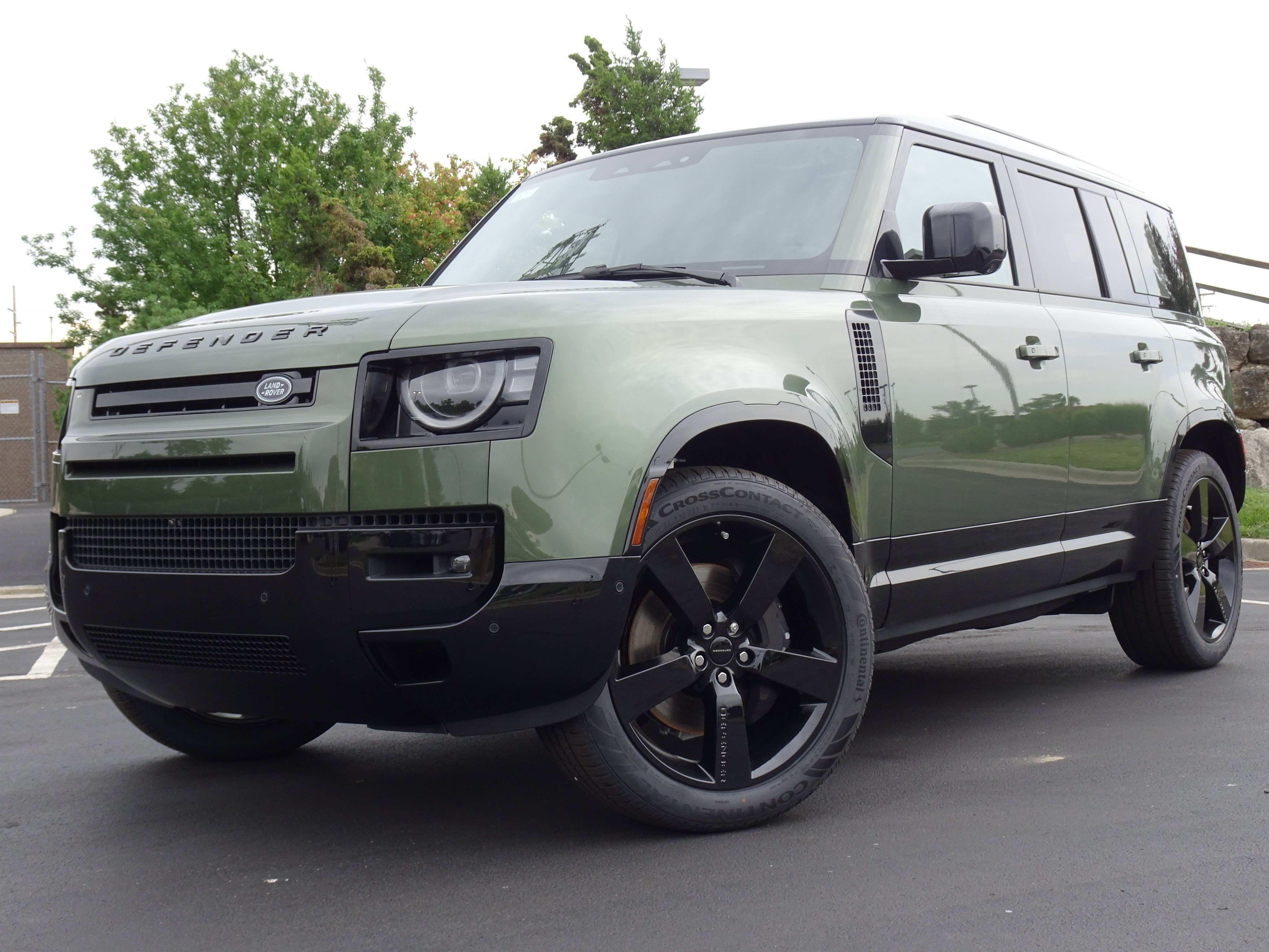 New 2026 Land Rover Defender 110 X-Dynamic SE