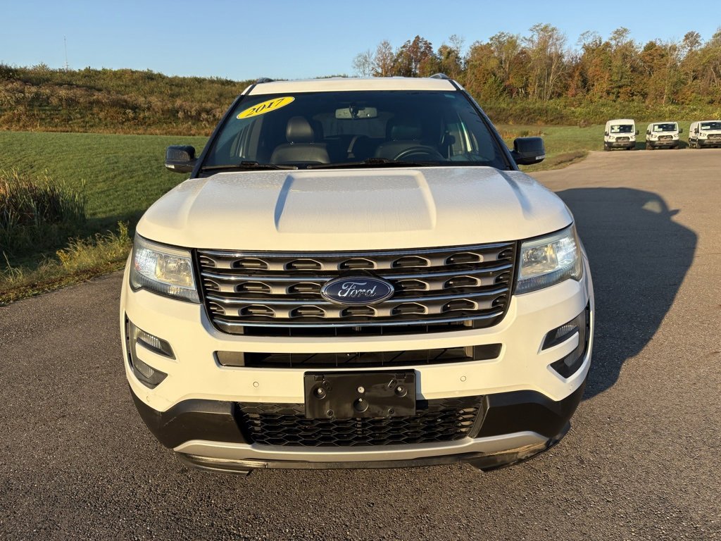 Used 2017 Ford Explorer XLT w/ Equipment Group 202A FWD image 8