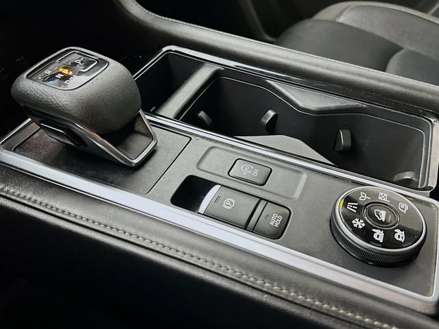 Used 2022 Nissan Pathfinder SL AWD/4WD image 29