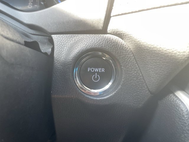 Used 2025 Toyota RAV4 XLE AWD/4WD image 16