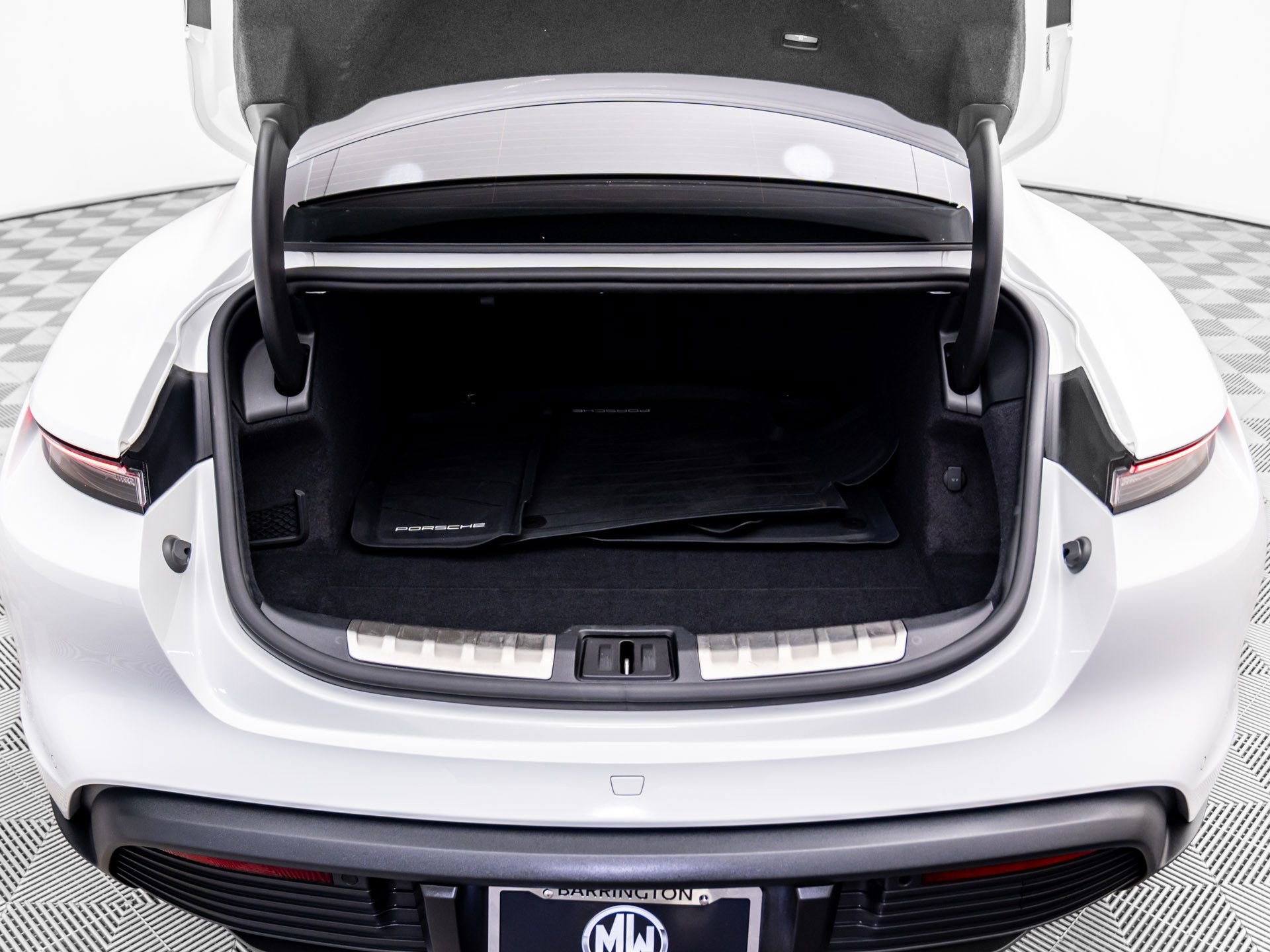 Used 2021 Porsche Taycan 4S image 31