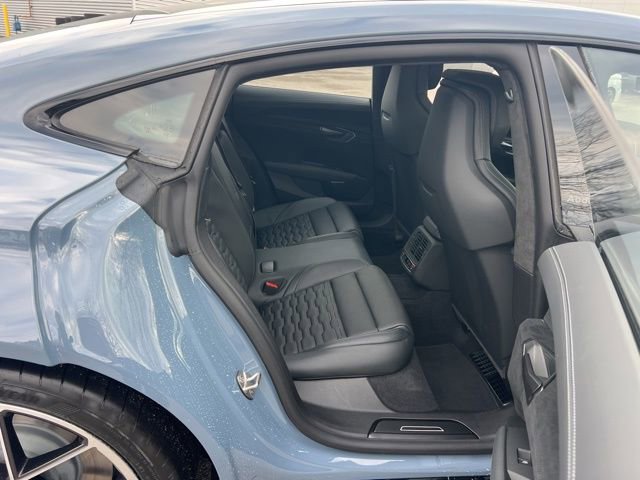 New 2026 Audi RS e-tron GT performance image 30