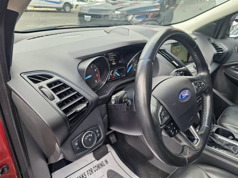 Used 2019 Ford Escape SEL AWD/4WD image 28