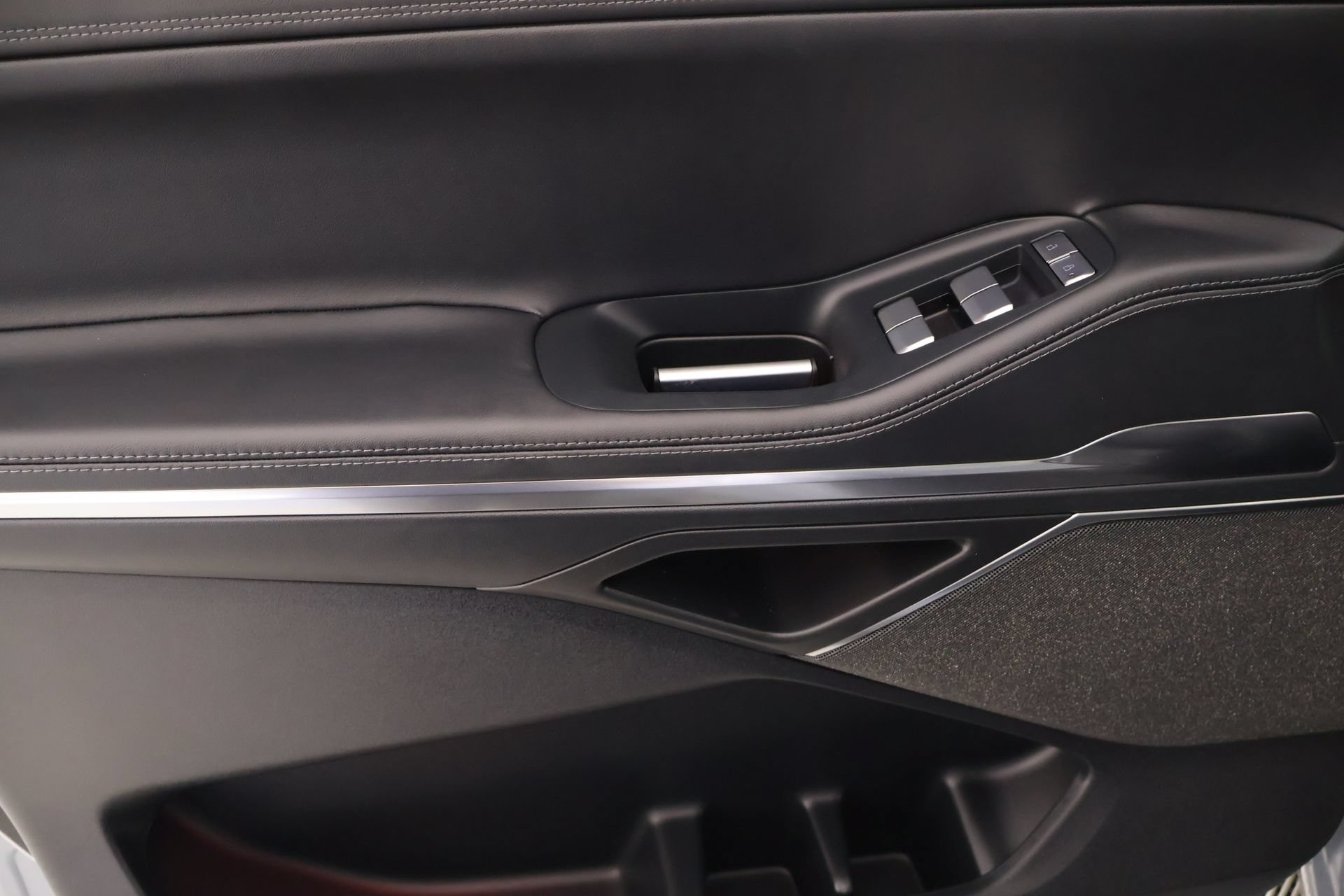 New 2025 Lincoln Navigator Reserve AWD/4WD image 18