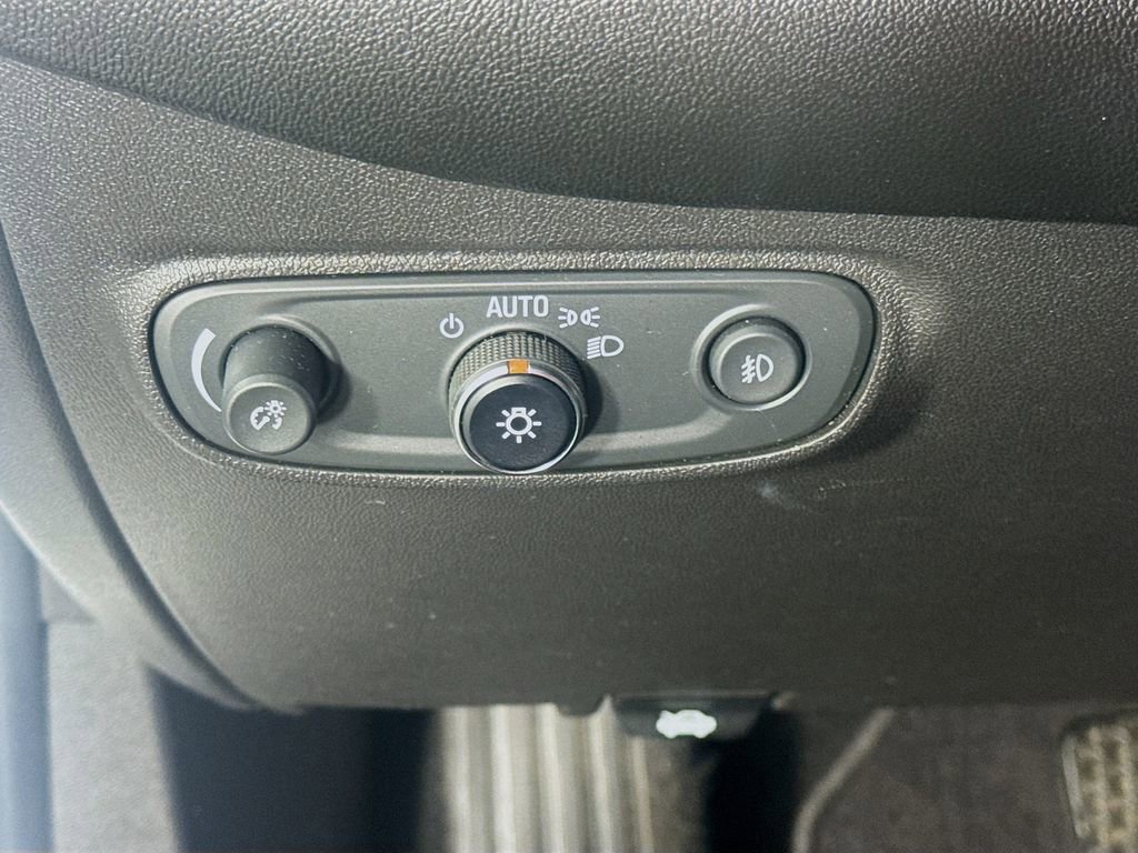 Used 2020 Chevrolet Equinox LT FWD image 10