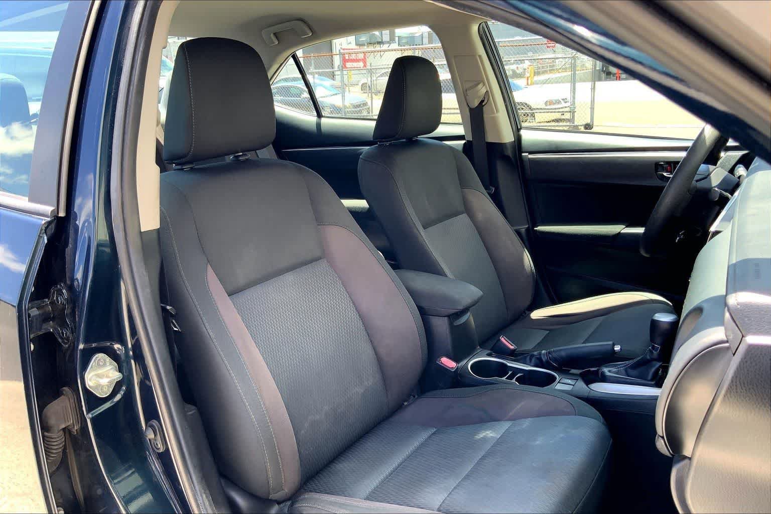 Used 2019 Toyota Corolla LE FWD image 13