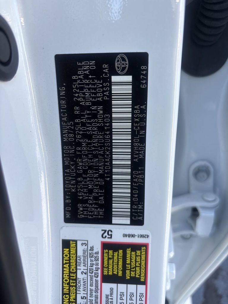 Used 2025 Toyota Camry SE w/ Convenience Package image 4