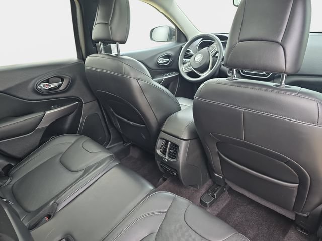 Used 2019 Jeep Cherokee Limited w/ Luxury Group AWD/4WD image 13