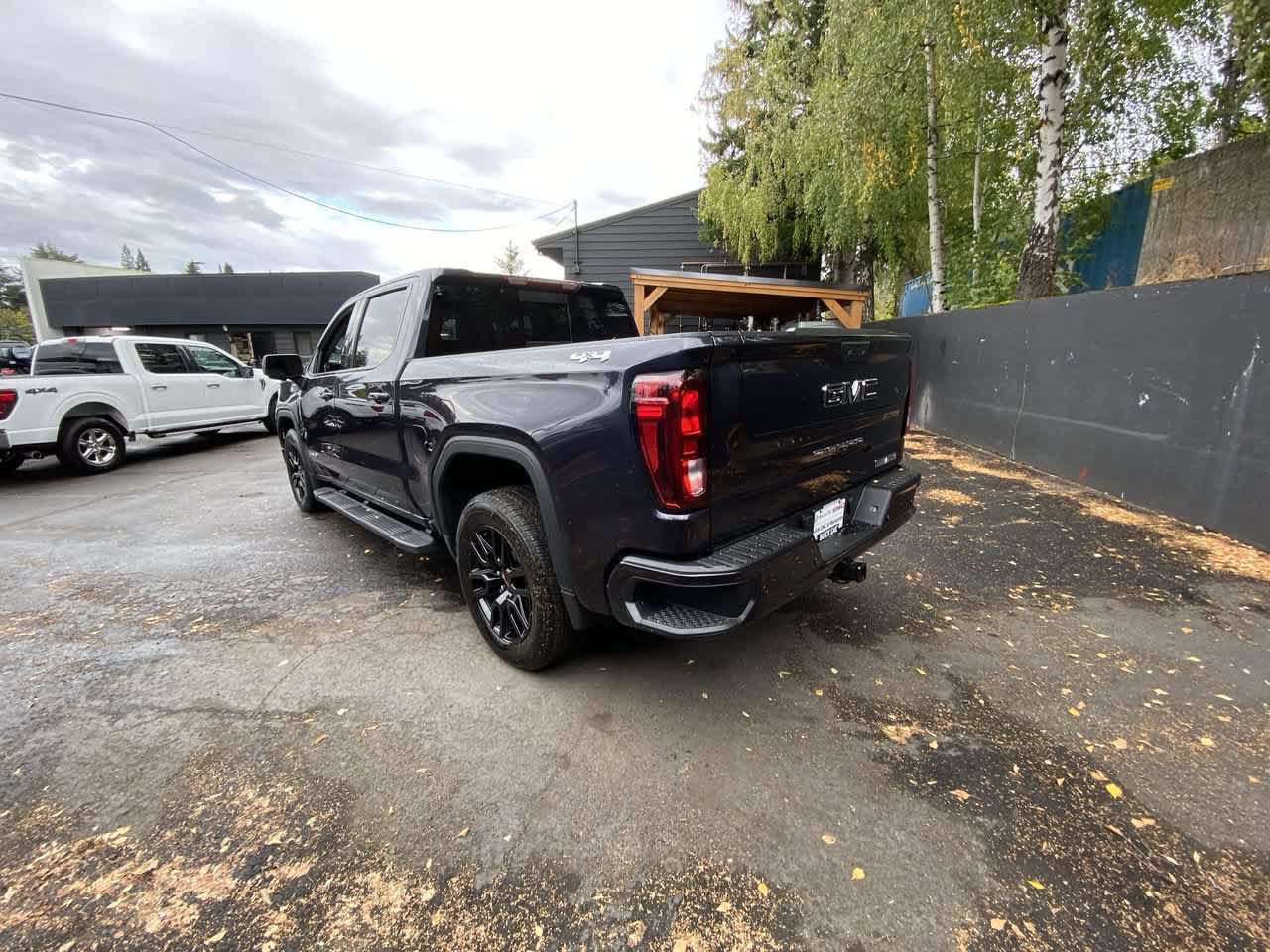 Used 2025 GMC Sierra 1500 Elevation w/ Elevation Premium Package AWD/4WD image 4