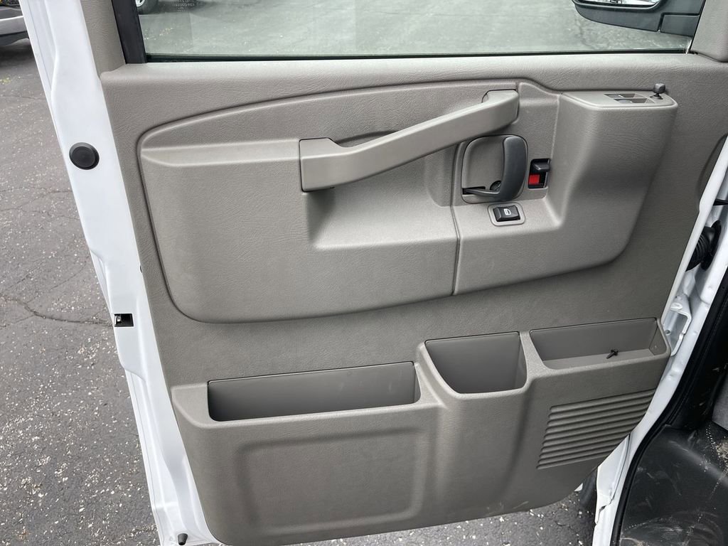 New 2026 Chevrolet Express 2500 Extended w/ Driver Convenience Package image 6