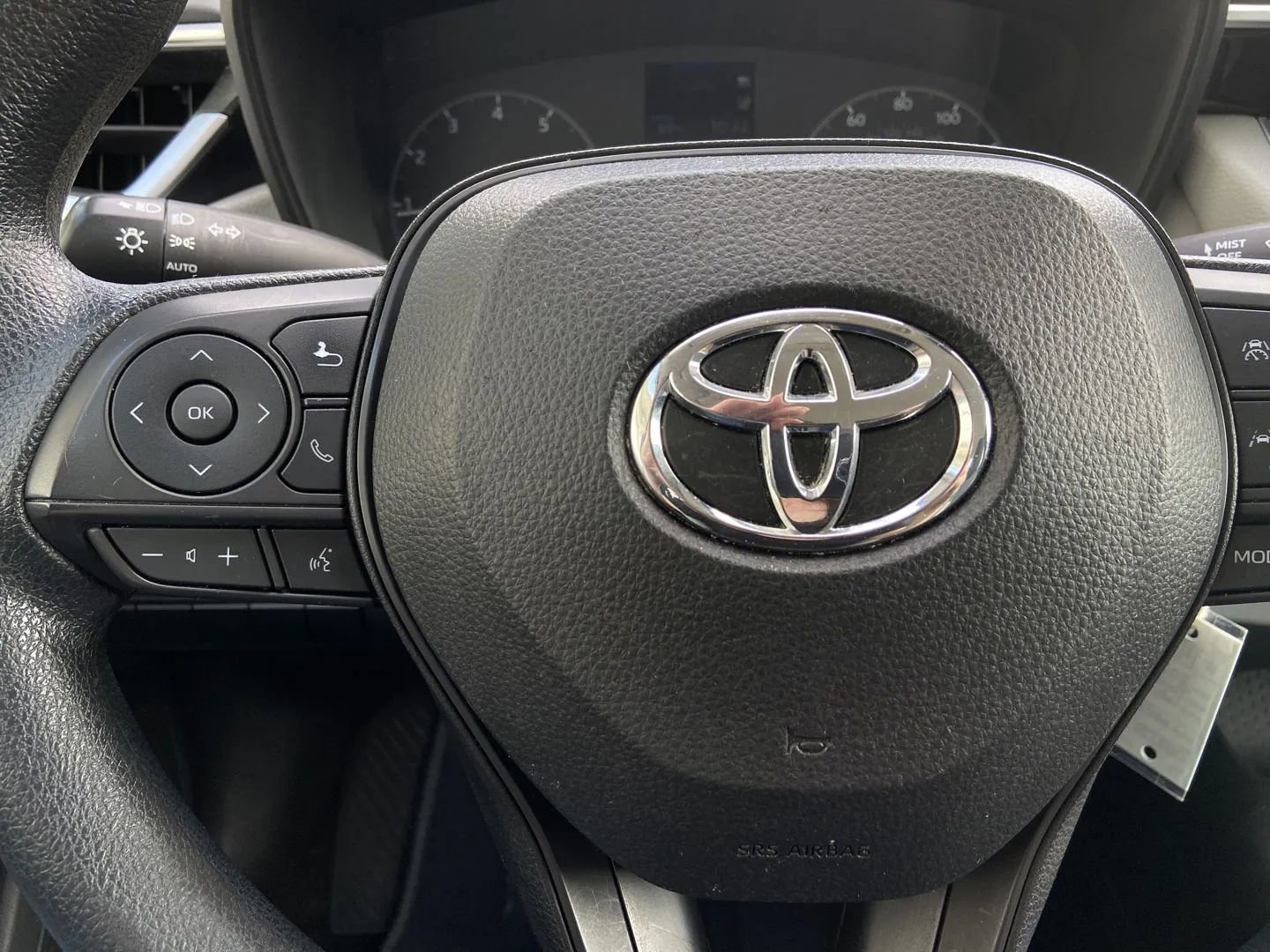 Used 2023 Toyota Corolla LE FWD image 11