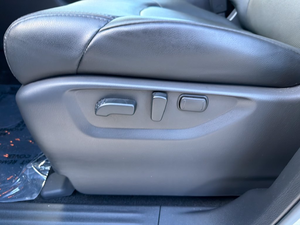 Used 2024 Nissan Armada SL w/ Midnight Edition Package RWD image 16