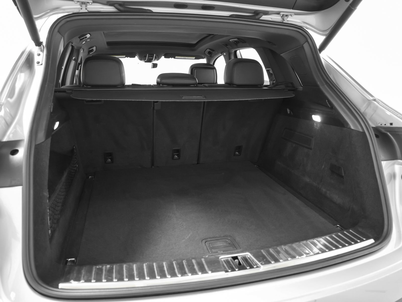 Certified 2021 Porsche Cayenne AWD/4WD image 16