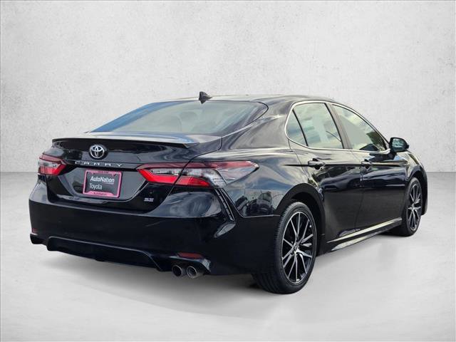 Used 2024 Toyota Camry SE image 5