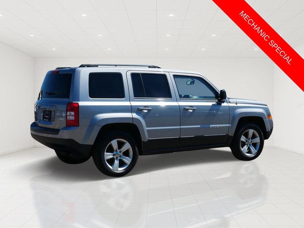 Used 2015 Jeep Patriot Latitude w/ Sun/Sound Group AWD/4WD image 3