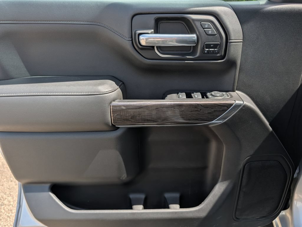 Used 2020 Chevrolet Silverado 1500 LTZ w/ LTZ Plus Package AWD/4WD image 19