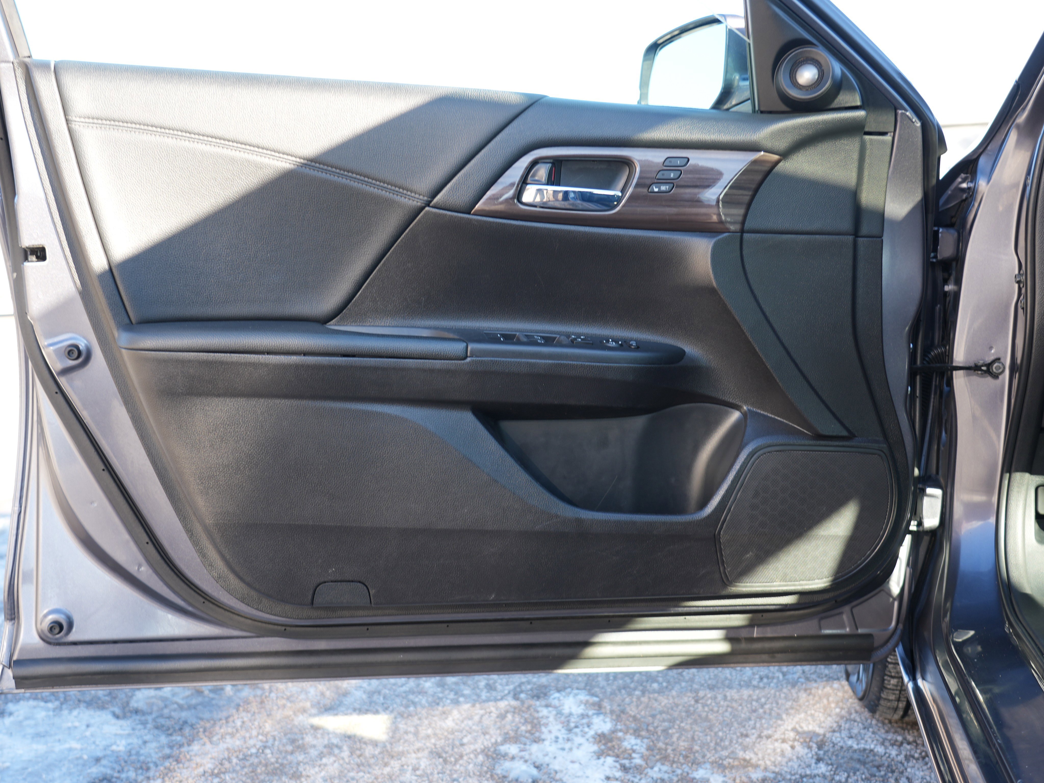 Used 2017 Honda Accord EX-L image 17