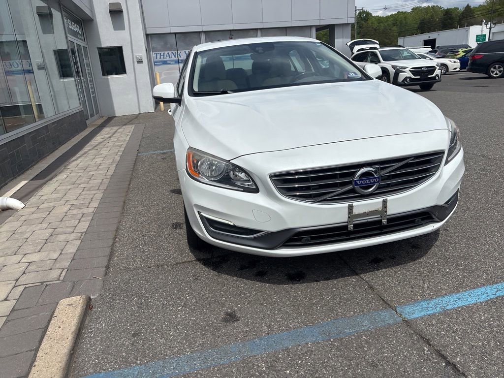 Used 2017 Volvo S60 T5 Inscription FWD image 3