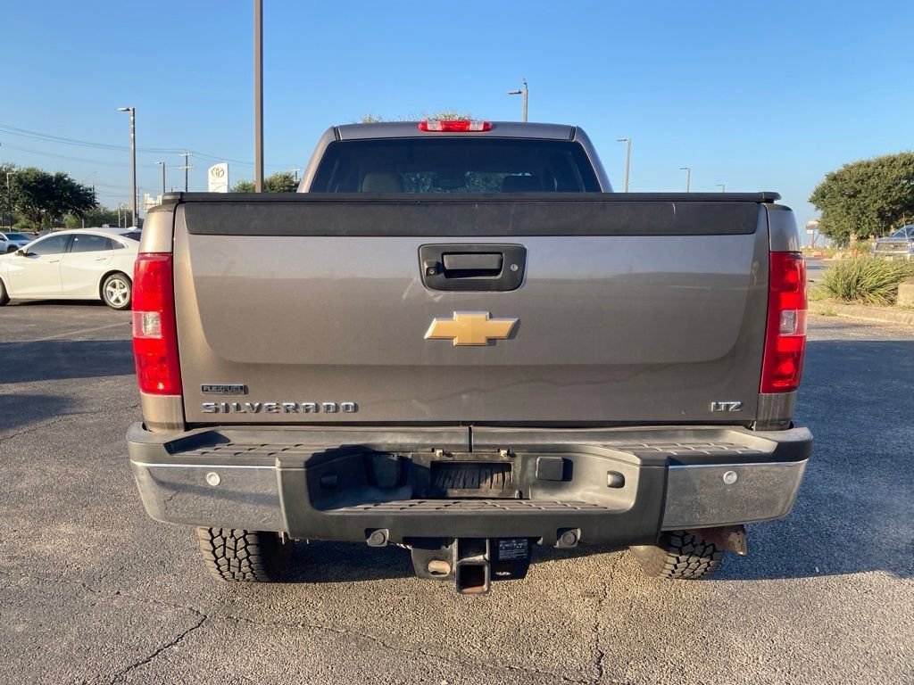 Used 2012 Chevrolet Silverado 2500 LTZ w/ LTZ Plus Package AWD/4WD image 5
