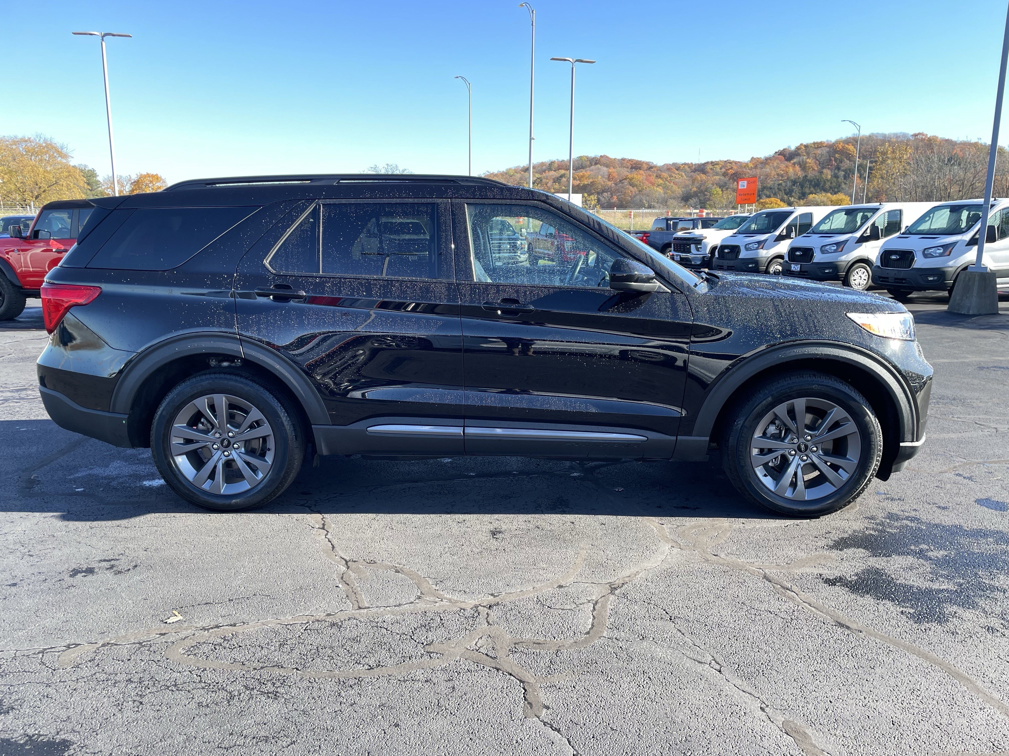 Used 2023 Ford Explorer XLT w/ Equipment Group 202A image 9