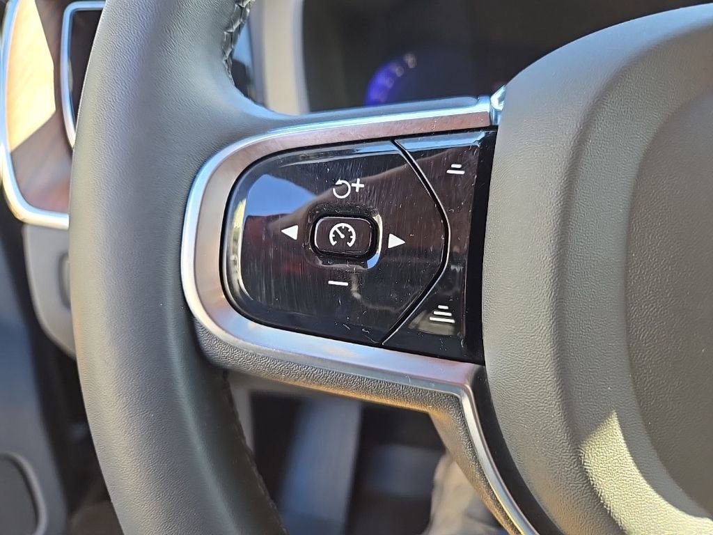 Certified 2023 Volvo XC60 T8 Ultimate w/ Protection Package Premier image 26